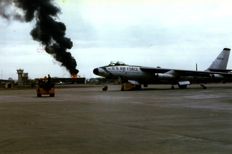 517eb2289db408.81573238